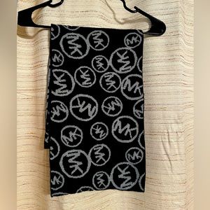 Michael KORS  infinity scarf